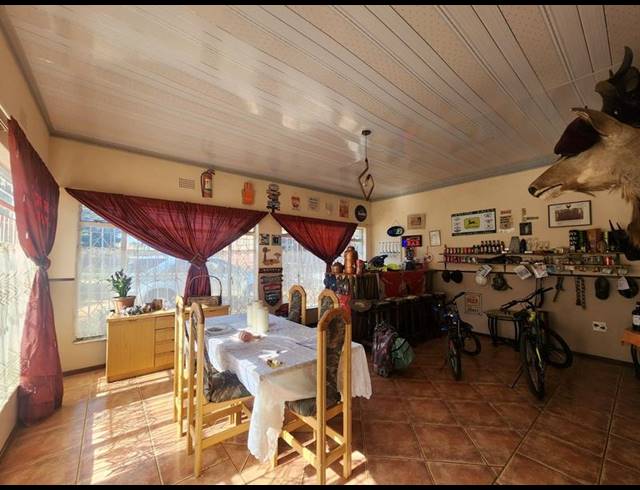 7 BEDROOM HOUSE FOR SALE IN MIDDELVLEI AH